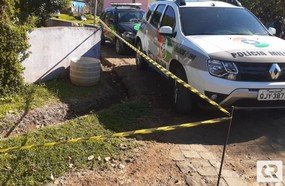 Mãe do bebê encontrado em lata de lixo se apresenta na Delegacia de Herval