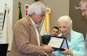 Ex-primeira dama de Joaçaba recebe homenagem pelos 100 anos