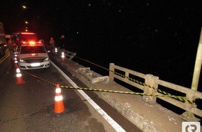 Veículo cai da ponte Alfredo Ítalo Remor em Joaçaba