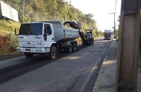 Obra na Caetano Branco interrompe o trânsito várias vezes ao dia