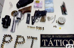 Polícia Militar apreende armas e drogas em residência de Joaçaba