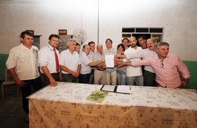 Prefeito entrega primeiras ordens de serviços do Programa Mais Asfalto