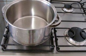Homem que tentou matar mulher por não querer cozinhar vai a júri