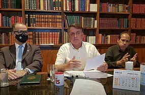 Bolsonaro convoca reunião para discutir preço dos combustíveis