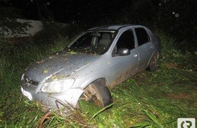 Motorista despenca com veículo na estrada de ferro em Herval