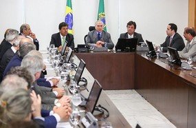 MEC suspende aumento de vagas e criação de novos cursos de medicina