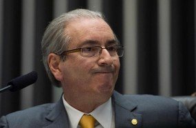 Ministro do Supremo afasta Cunha do mandato na Câmara