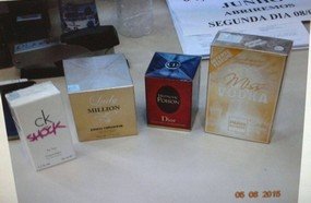 Homem é preso após furtar perfumes e calças jeans