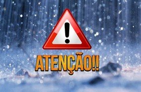Cuidado: Avenida Caetano Natal Branco com água na pista
