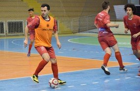 Ala Lolatto está de volta para defender o Joaçaba Futsal