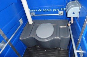 Eventos públicos deverão ter banheiros químicos adaptados