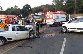 Mulher morre em colisão entre veículos na SC-135