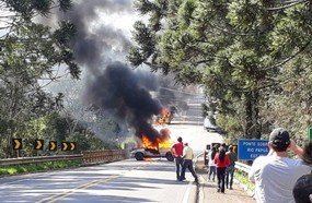 Bandidos explodem carro forte durante assalto em Fraiburgo