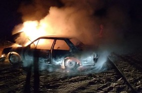 Motorista perde a paciência e ateia fogo no carro