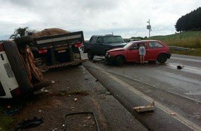 Acidente na BR 153 deixa cinco pessoas feridas