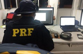 Idoso é detido após assediar adolescente de 13 anos em ônibus