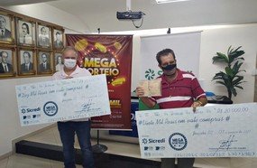 CDL Joaçaba entrega prêmios da Promoção Mega Sorteio