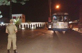 Arma e drogas são encontradas com trabalhadores que se deslocavam para Fraiburgo