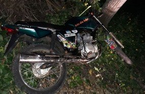 Adolescentes com moto adulterada passam trote para despistar a PM