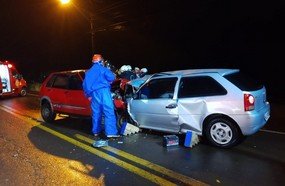 Colisão frontal mata uma pessoa e deixa duas feridas em Concórdia