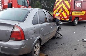 Colisão entre carro e carreta no trevão de Irani