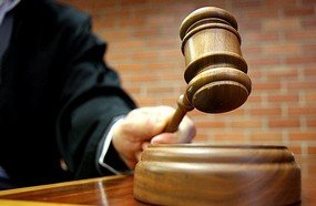 Justiça condena homem que matou porco a marteladas