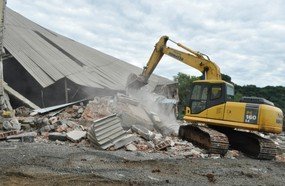 Começa a demolição do ginásio Rudão em Herval d´Oeste