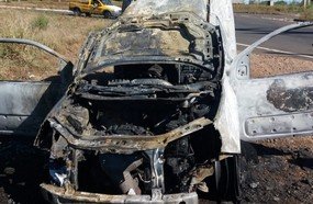 Incêndio destrói veículo de empresa de Joaçaba na SC-283