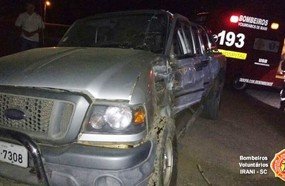 Colisão entre ônibus e caminhonete deixa um ferido na BR-153