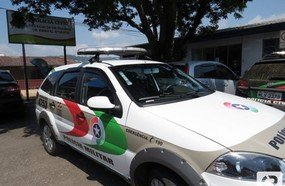 Homem é detido após furtar chocolates em supermercado