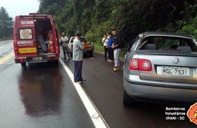 Motorista de carreta foge após causar acidente na BR-153