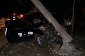 Motorista abandona veículo após colidir contra poste em Capinzal
