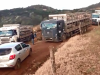Caminhões carregados atolam em estradas do interior de Herval