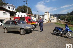 Motociclista ferida em acidente no centro de Herval