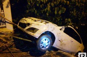 Mãe e filha despencam com o carro em ribanceira em Herval