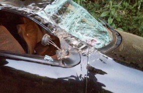 Casal fica ferido após capotar veículo no interior de Ipira