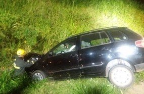 Colisão frontal deixa motorista ferido no Acesso Adolfo Ziguelli