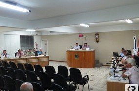 UPA 24h coloca vereadores em situação desconfortável
