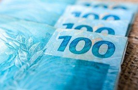 Comissão do orçamento aprova salário mínimo de R$ 1040