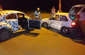 Motorista com veículo de Luzerna fica ferido em colisão em trevo