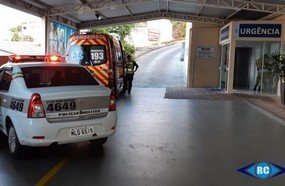 Jovem colide em carro após empinar moto em Capinzal