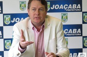 Prefeito se manifesta sobre corte no orçamento para o Parque e Carnaval
