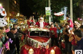 Noite Feliz: Papai Noel chega à Joaçaba na abertura do Natal Encantado