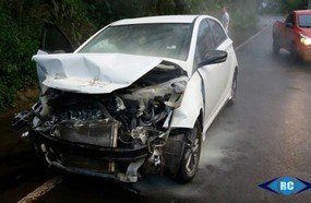 Motorista fica ferido após saída de pista em Lacerdópolis