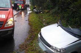 Colisão entre carro e carreta mata família na BR-470