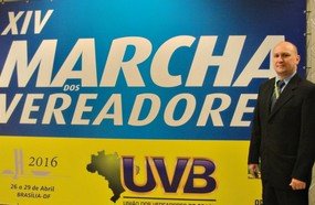 Presidente da Câmara participou da Marcha dos Vereadores