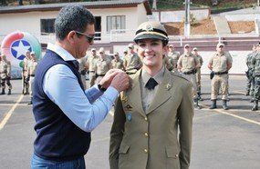 Solenidade marca promoção de bombeiros e policiais militares