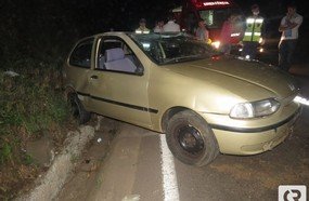 Veículo com cinco jovens de Campos Novos capota em Joaçaba