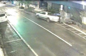 Motorista foge após colidir em moto durante a madrugada em Joaçaba