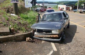 Veículo de Joaçaba se envolve em acidente em Capinzal